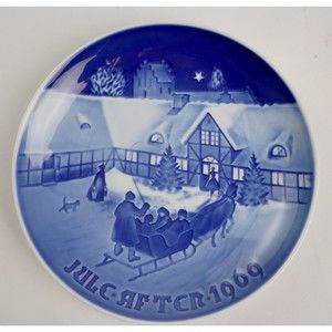Vintage Royal Copenhagen Denmark (B & G) Christmas Plate 1969 with box